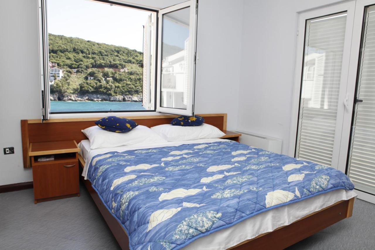 Hotel R Utjeha Rum bild