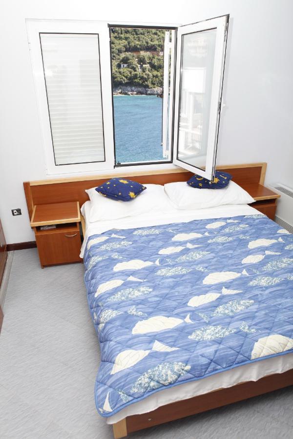 Hotel R Utjeha Rum bild